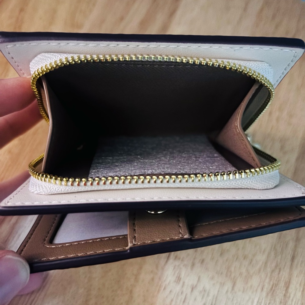 Coach NWT Bifold Snap Wallet - Picture 6 of 7